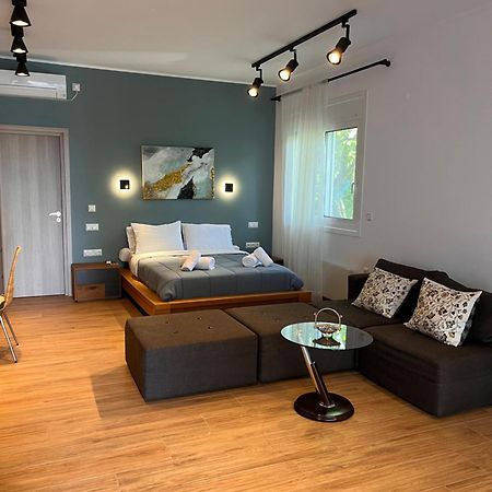 Diamante Beachfront Suites Ксилокастрон Екстериор снимка