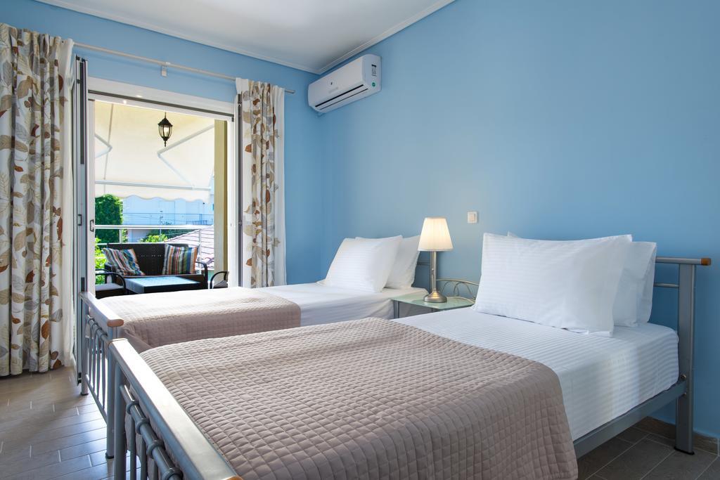 Diamante Beachfront Suites Ксилокастрон Екстериор снимка