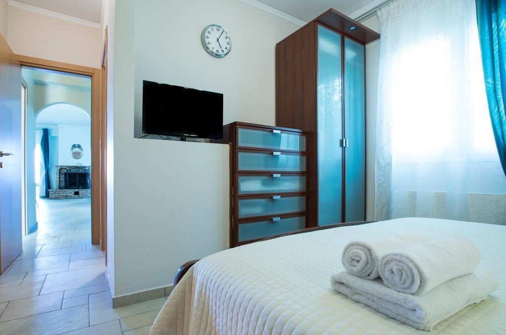 Diamante Beachfront Suites Ксилокастрон Екстериор снимка