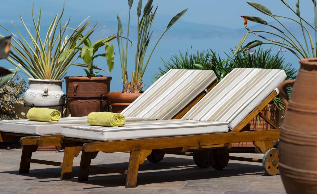 Diamante Beachfront Suites Ксилокастрон Екстериор снимка