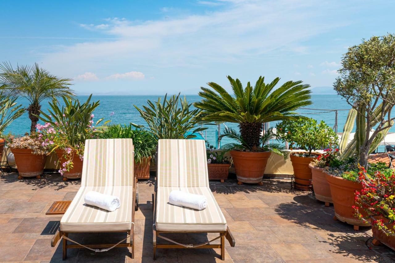 Diamante Beachfront Suites Ксилокастрон Екстериор снимка