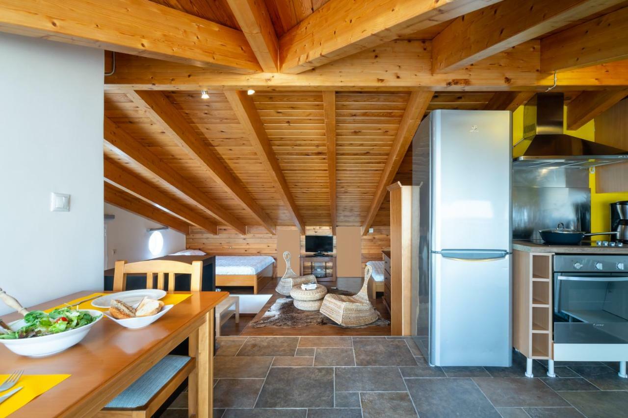 Diamante Beachfront Suites Ксилокастрон Екстериор снимка